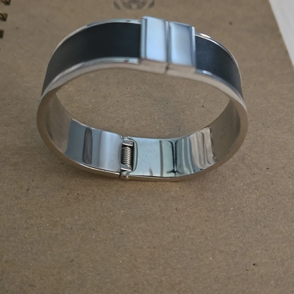 Hinged Stainless Steel Bracelet With Faux Leather Detail. Excellent Condition - Picture 5 of 7